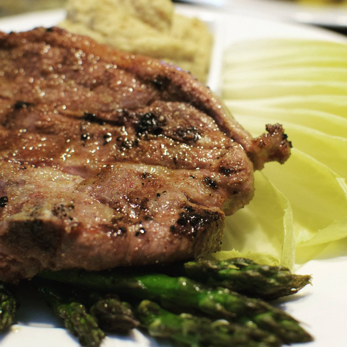 chefmamalea's tweet image. Yesterday I decided to focus more on a hummus rather than a cohesive meal. The "hummus" is actually oven roasted cauliflower.

#AlternativeCooking #Hummus #Cauliflower