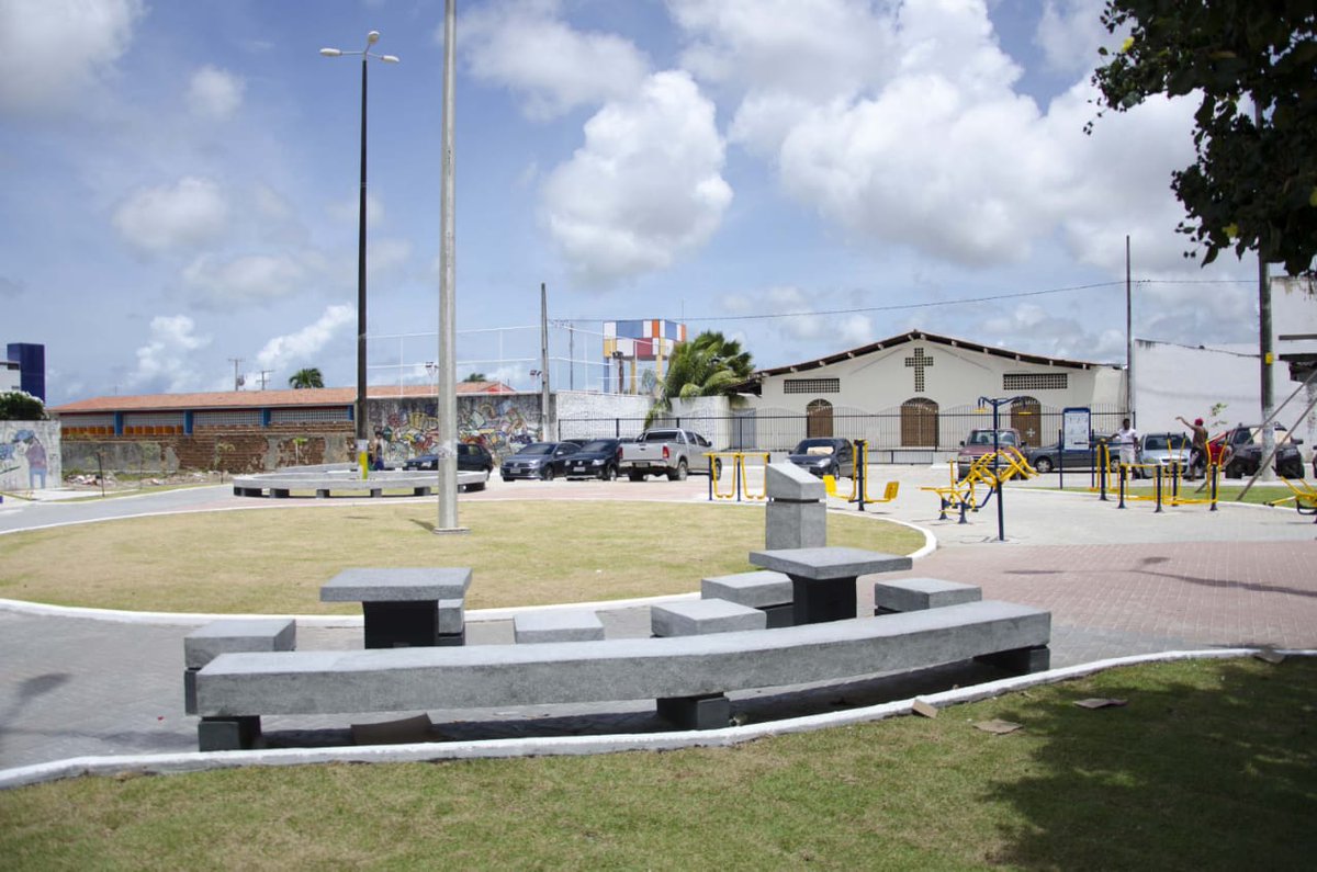 Luciano_Cartaxo's tweet photo. Entregaremos nesta segunda, às 18h, a Praça Cristo Rei, em Mangabeira, a quarta das 14 praças que estamos inaugurando neste primeiro semestre para oferecer mais espaços de qualidade de vida e bem-estar para nossa população. Estão todos convidados! https://t.co/UGRWY0FJGY