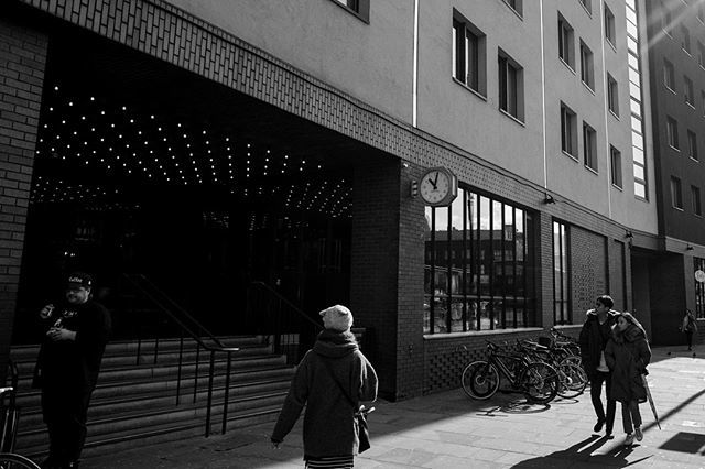 • Weekend strolls up and down the high street are best when they end with a Hoi Polloi Bloody Mary

#wearehoipolloi #acehotel #aceldn #eastlondon #shoreditch #hoxton #hackney #bethnalgreen #londonrestaurant #londonrestaurants #londonbars #londonbar #… ift.tt/2U3Q9gK