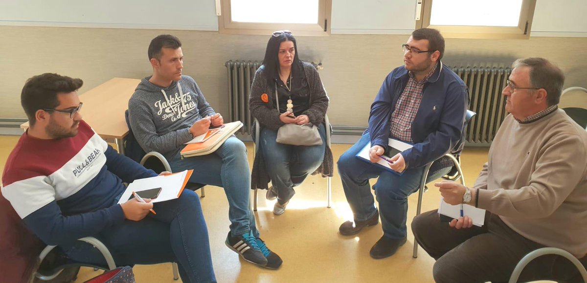 Cuenca_Cs's tweet photo. 💻📱 Reunión #Redics de @CiudadanosCs #Cuenca. Gracias a todos por vuestro trabajo. Seguimos avanzando con ilusión en nuestro proyecto.

🍊 #JuntosSomosImparables #EquipoCs https://t.co/91lQFNrUKB