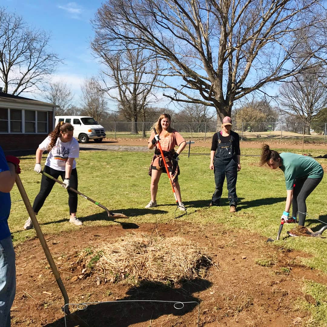 ASBOkstate's tweet image. We worked with @MemphisTilth on our last day of service.  We did some weeding, and prepared flower beds for a sensory garden! #springbreak #okstate #asb #alternativespringbreak  #service #asb2019