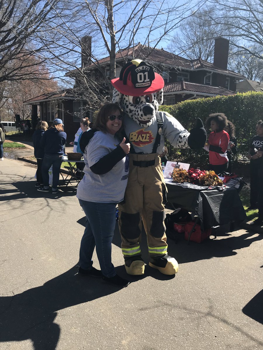charlottefire's tweet photo. Celebrating #nationalsafeplaceweek with #therelatives https://t.co/kfqNwmEc2x