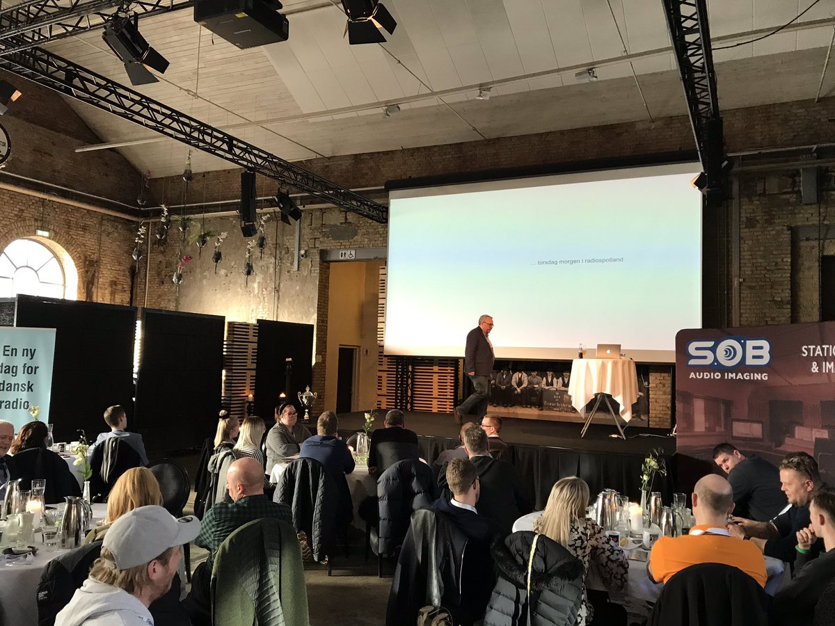 Måske radiosælgere skulle prøve at lytte til kunderne? @Bomuld inkl. skjult telefon på <a href="/radioradiodk/">RadioRadio</a>