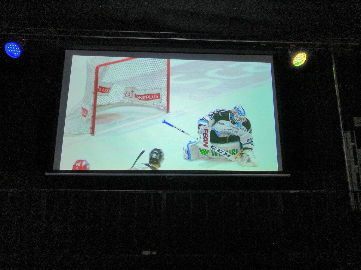 NikoNorisalo's tweet photo. Paikallinen Koppas baari tarjoaa kaikki pelit neljältä eri ruudulta. Loistava tunnelma! #liiga #koppas #fuengirola https://t.co/jx22rgpLnf