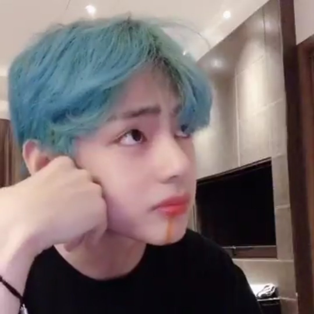 vangstaetae's tweet photo. angels do exist thanks to kim taehyung https://t.co/MEtHFXyfWL