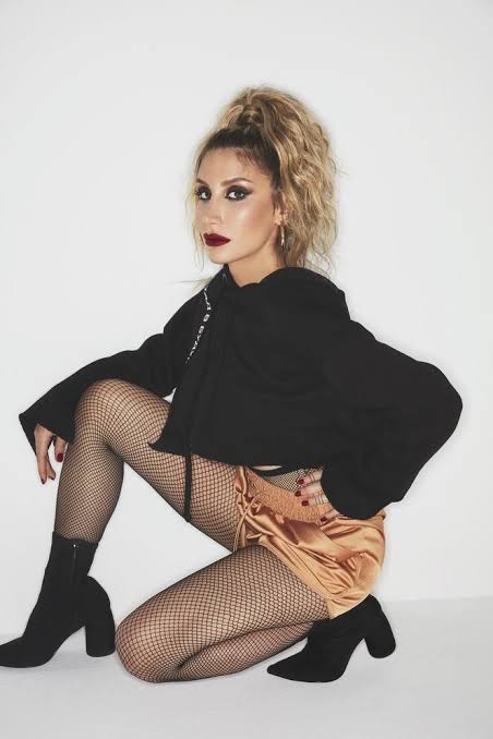 İrem derici #benteksizhepiniz şarkısının klibine 200.000 Tl harcadını itiraf etti.<a href="/iremderici/">İrem Derici</a>