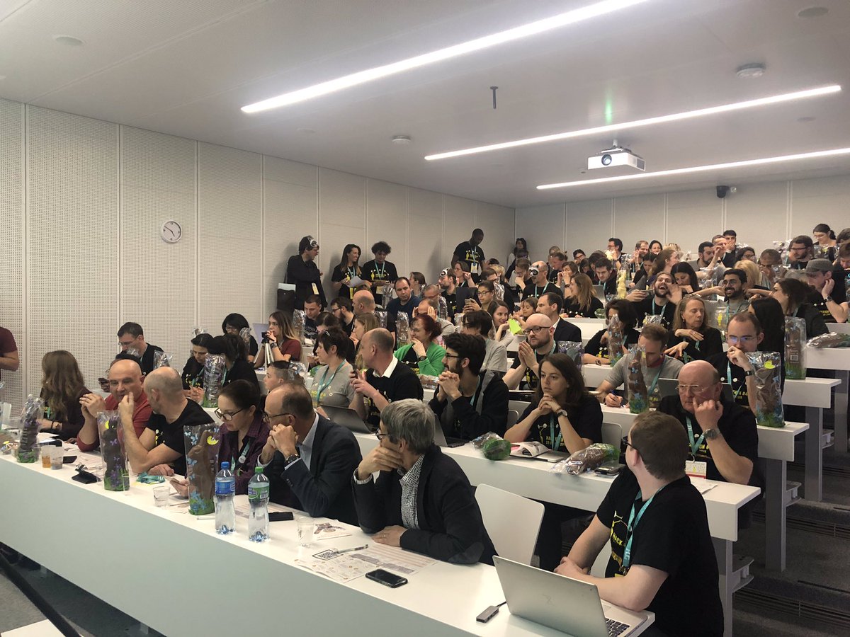 hug_ge's tweet photo. Au Centre de l’innovation des HUG, nous sommes prêts pour la présentation des pitchs! #hackathonhug #innovationhug #pitchs https://t.co/qJWybCT94Y