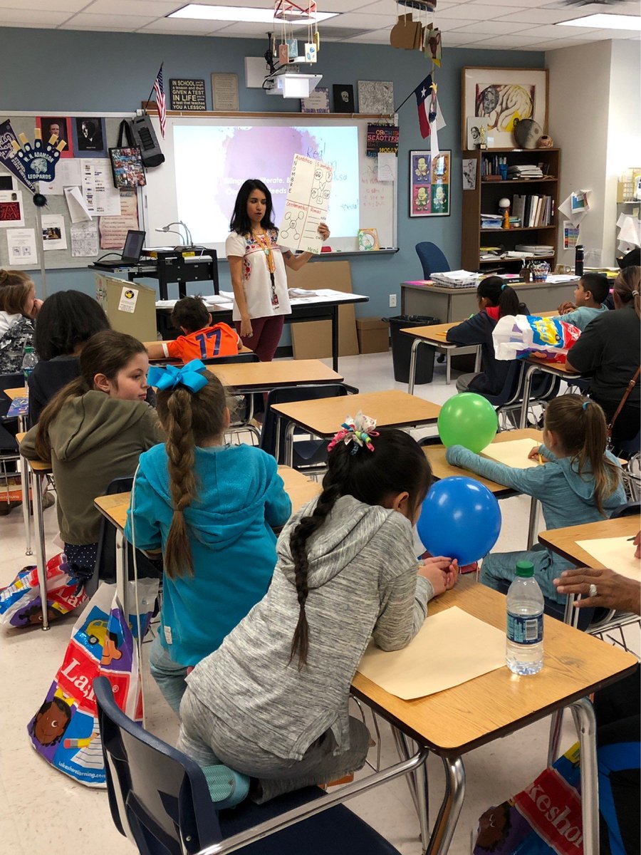 DallasReads's tweet photo. Lots of learning and growing the love of reading is taking place at Adamson High School today until 1:00 p.m. #readforme2019 💗 https://t.co/8FTqFviMDp