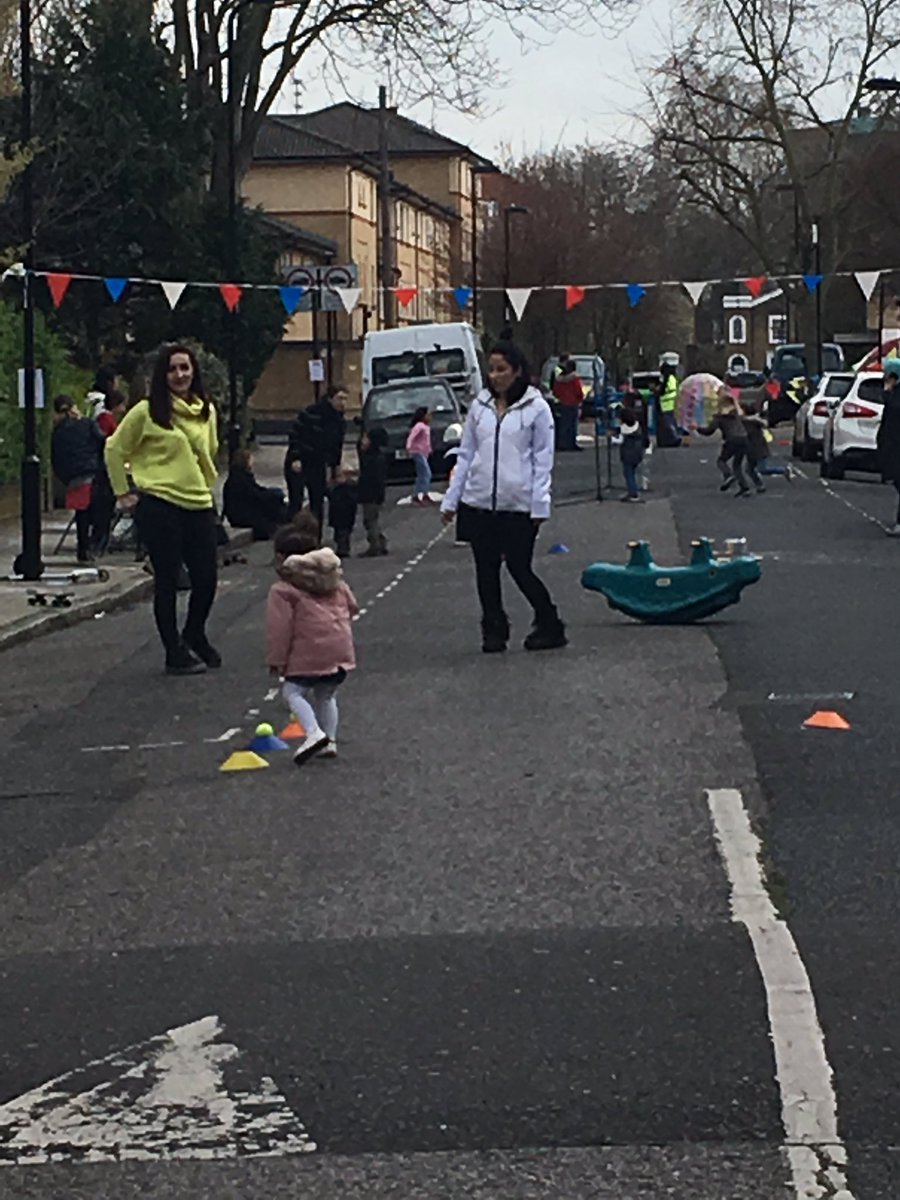 PlayHackney's tweet photo. Forest Grove E8 Playstreet happening now. 3 - 6pm with hula hoop workshop starting at 4pm. Come and play outside! https://t.co/a9uwFQrYxn