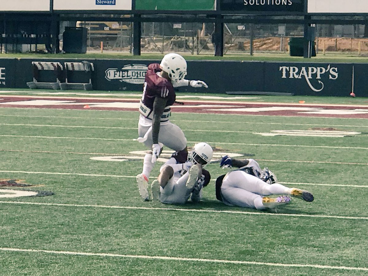 dialcole13's tweet photo. Nice INT Bunny #SpringPractice2K19 https://t.co/xZfgNKW9B5