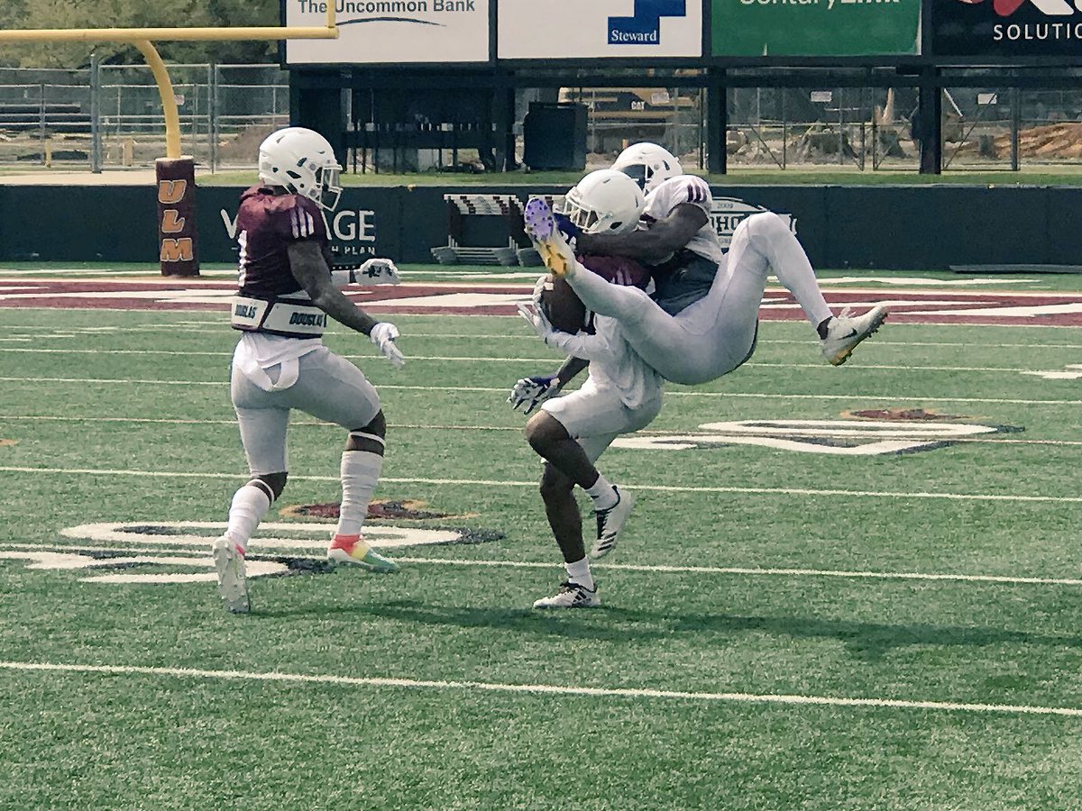 dialcole13's tweet photo. Nice INT Bunny #SpringPractice2K19 https://t.co/xZfgNKW9B5