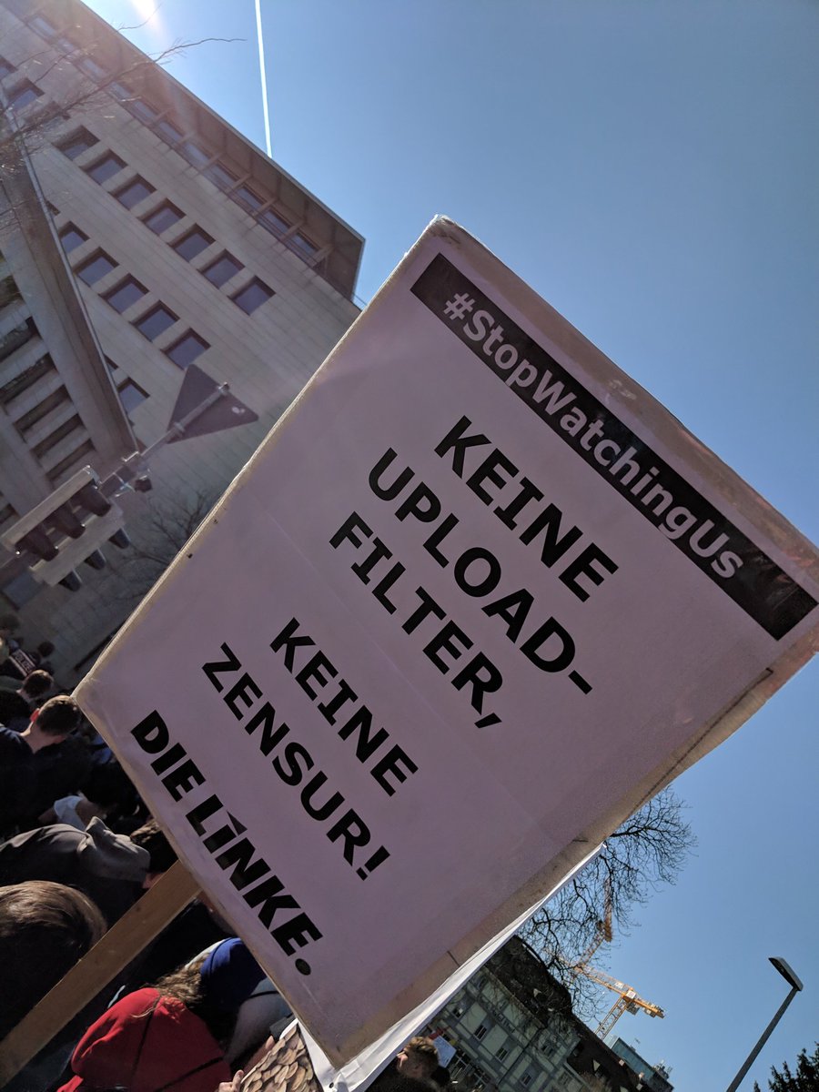 Heute 3000 Menschen in #Freiburg und Zehntausende im ganzen Land auf #Artikel13Demo. Laut und klar: #SaveYourInternet - Stoppt #Uploadfilter!

#Artikel13 #Artikel17 #artikel11 #StopWatchingUs #Linke