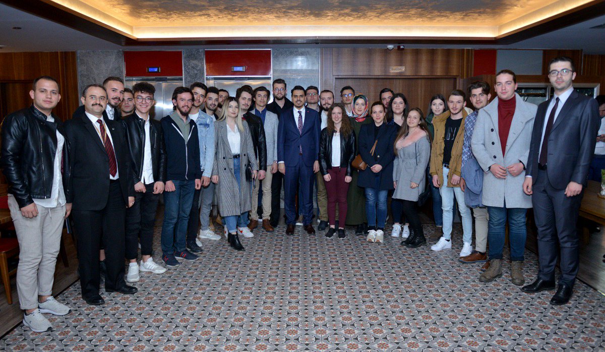 EskisehirBatob's tweet photo. Nevruz kutlamaları nedeniyle Eskişehir'de bulunan YTB Başkanı Sn. @abdullah_eren ile @EskisehirBatob olarak bir araya geldik. Yoğun programı arasında bizlere vakit ayıran değerli Başkanımıza, ağabeyimize kıymetli tavsiyeleri ve destekleri için teşekkür ederiz. https://t.co/wiZIHr1ElI