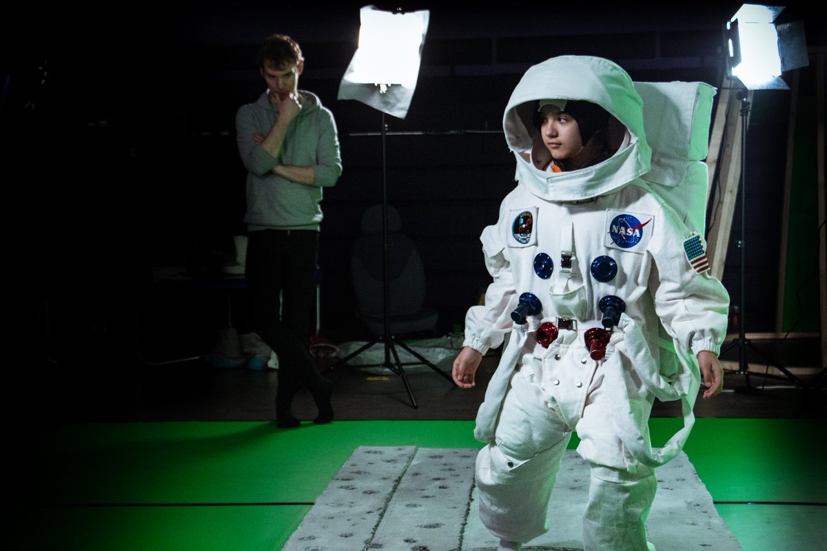 GirlToMoon's tweet photo. That's it for green screening and on set photos!

It was an absolute pleasure and privilege to work with everyone involved :)

Sneak previews of the first cut, grading and animating coming soon... https://t.co/3qBmmxL5yY