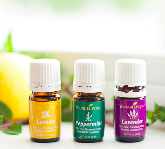 Suffer from #spring time #allergies? Head to Whole Foods or your local alternative care shop and a pick up a few of these allergy busting #essentialoils - Lavender, Lemon, and Peppermint. Read more: bit.ly/2FmxMKH