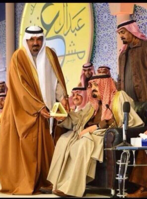 Mmrrqqq's tweet photo. كم خذينا من نواميس وعيونك تشوف🔥 ملك الوضح #عمير_بن_فهد القحطاني يتربع على عرش نخبة الوضح بسوبر هاتريك لم يسبق له مثيل. وما زال للمجد بقية بفضل الله ومنته. #ملكات_الوضح #نخبة_الجزيرة #مضيمات #حاكر_النخبة_عمير 🥇🥇🥇🥇#مهرجان_الملك_عبدالعزيز_للابل_الثالث https://t.co/Kic2YVjT12