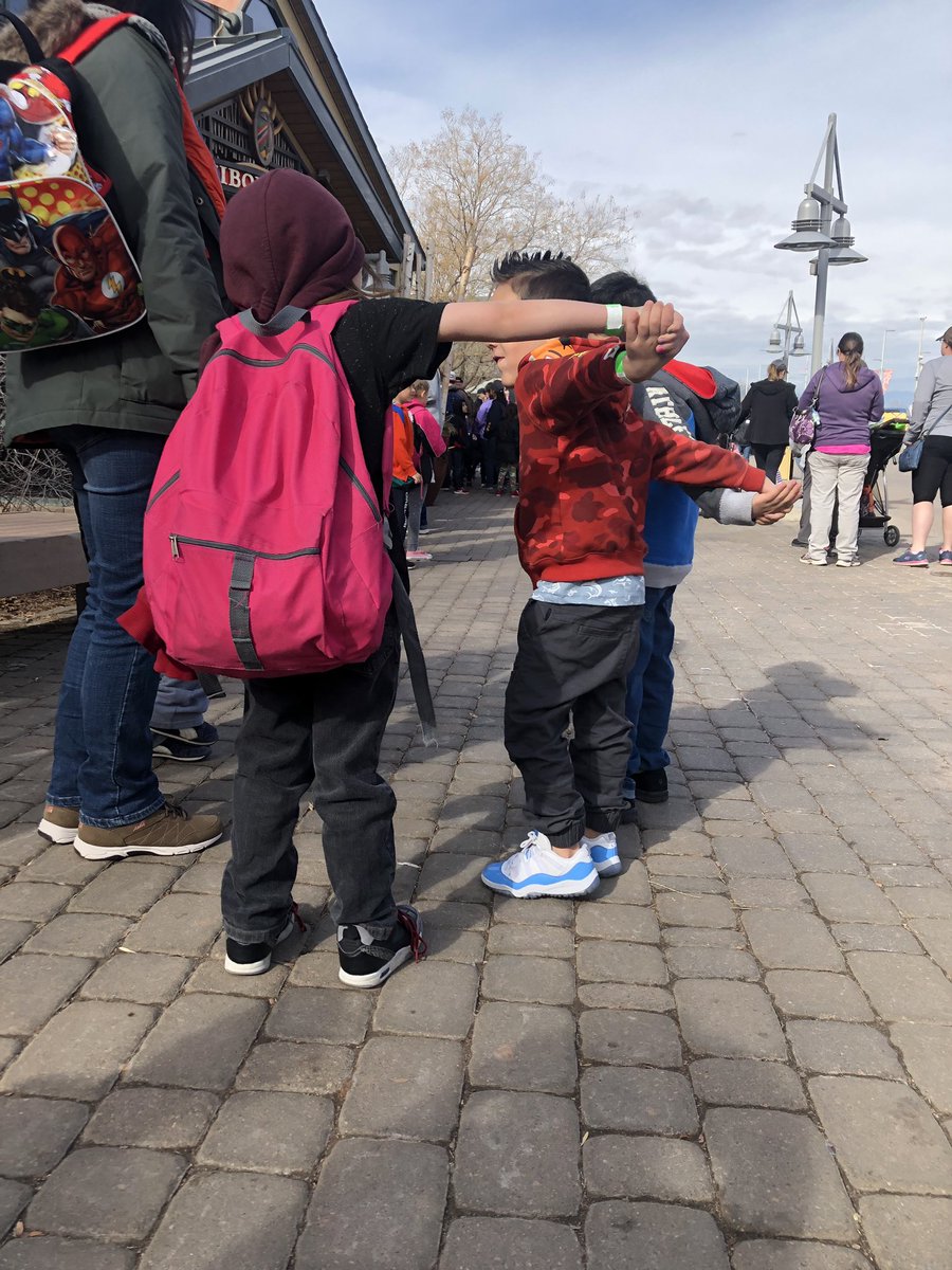 MikaylaSealande's tweet photo. Kinder, 1st and 2nd spent our last day before spring break running around the Denver zoo! Had lots of fun and crashed hard! #denverzoo #teamvivianES https://t.co/KklLUOb1tP