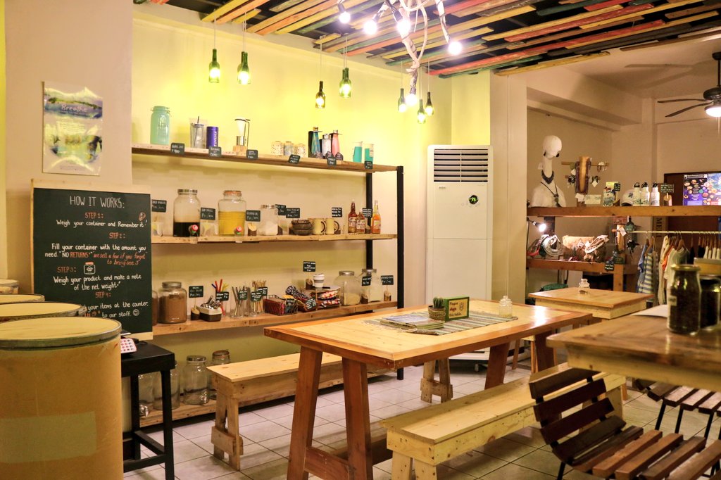 ritoRHEANEroon's tweet photo. Yey to Wala Usik, the first ever zero-waste store in Negros Island. 

Sari-sari store + coffee shop + boutique all in one --- a social enterprise aimed at raising awareness on environmental problems and what we can do about it. #MoreFishNotPlastic 🐟 https://t.co/PbEUsNLcLp