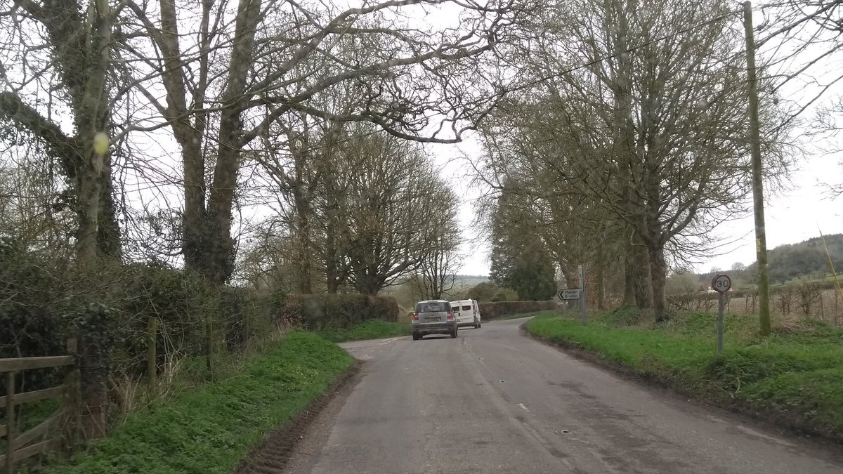 SabCharlie's tweet photo. Go on home! The Royal Infantry Beagles took one look at us, packed up, and legged it back to the kennels.
Thanks @BristolHuntSabs @BathHuntSabs @SouthBristolSab
#HuntSabs #KeepTheBan #TrailHuntLies #AHAB https://t.co/URHUWEKhbA