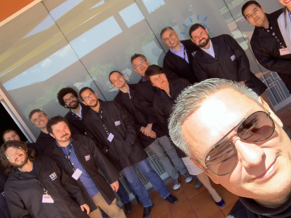 TDVision's tweet photo. #artificialintelligence #nVidia #Volta #AILEENN #IBM #Watson Centro de #InteligenciaArtificial de Jalisco  @ IBM Campus Tecnologico Guadalajara https://t.co/HSqUwNJJIL