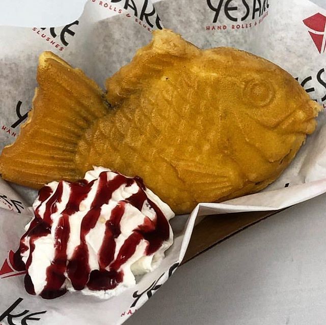 Attractions's tweet photo. It’s been available at the Epcot Flower & Garden Festival and now you can also get it at the Yesake stand in Disney Springs. It’s Taiyaki, a traditional Japanese sweet that is filled with sweet red bean paste.
#yesake #fish #food #themeparkfood #disneys… https://t.co/FhS5yZIyJ0 https://t.co/rEVqn5XUPO