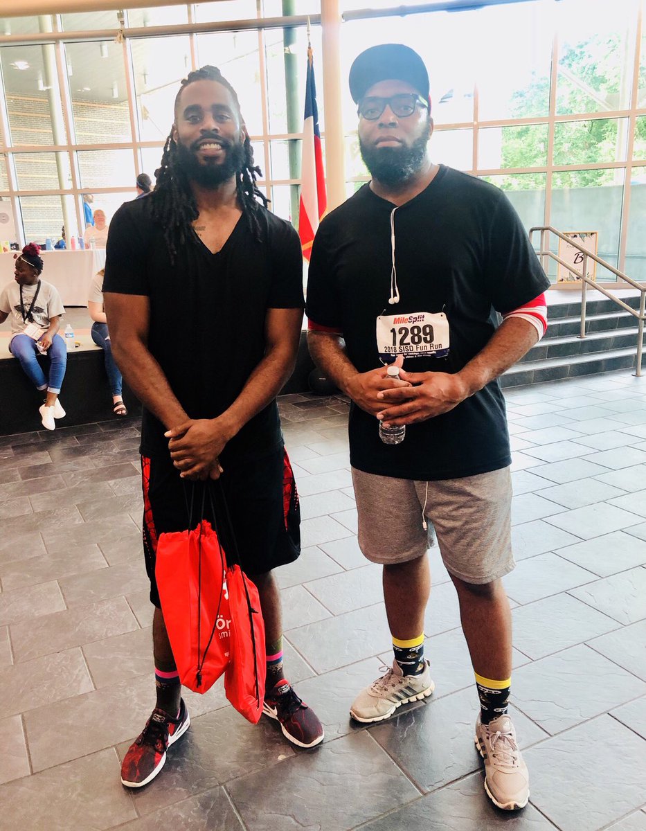 MrCdorsey's tweet photo. The challenge is being consistent. My good friend and former co-worker Sam Watkins and I knocked out our 2nd @SpringISD Fun Run. #SpringFunRun18 #Growth #SpringFunRun19 #Spring19 #ChangeTheNarrative #Fitness #5k #BeTheChange #WeTeach https://t.co/xfmwcgmsUu
