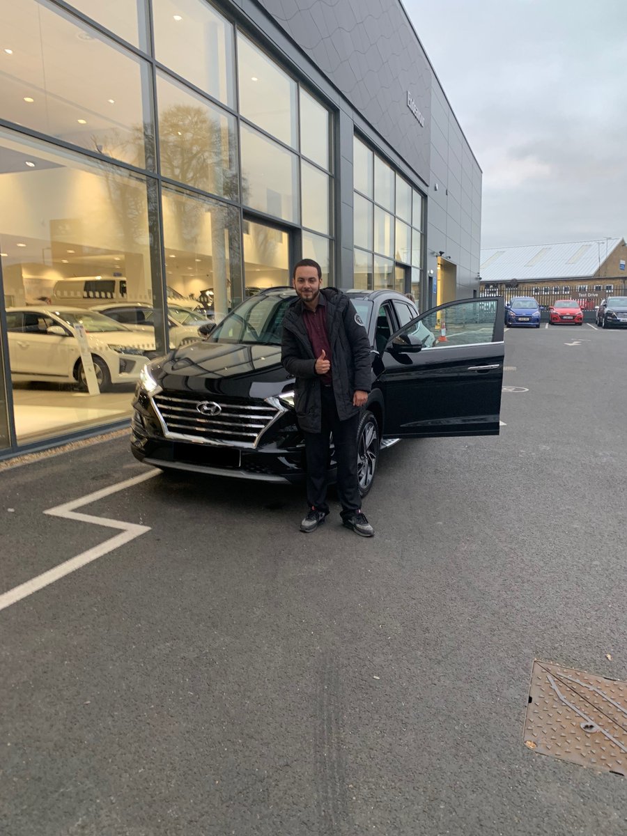 endeavour_auto's tweet photo. He keeps coming back!
Here's Mr Green collecting his new #Tucson from Shan. Mr. Green has purchased a few cars from us and recommended friends to our dealership too, and a few years ago he was even working for us!
#HappyMotoring #SafeDriving #Endeavolution https://t.co/pzgWmHeZFL