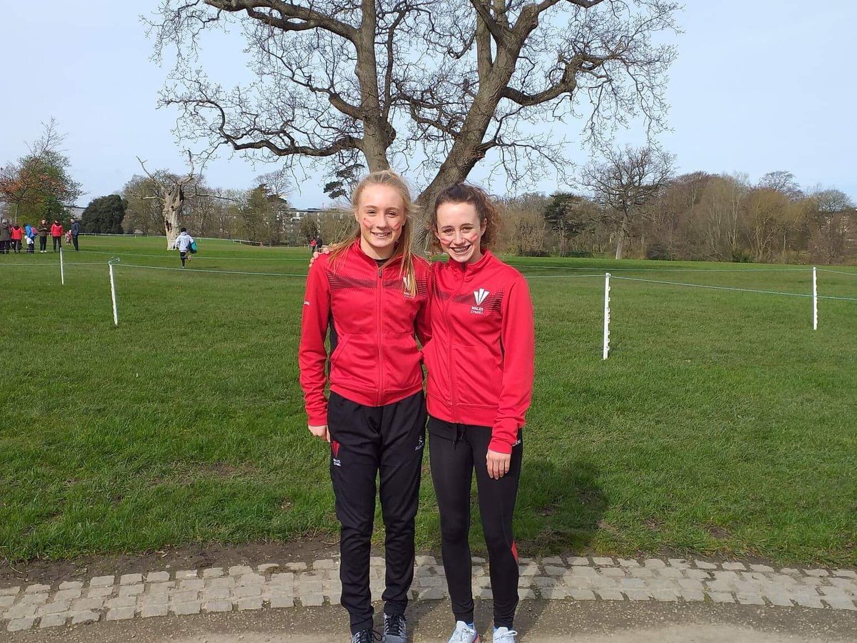 Well done to Abi and Nia <a href="/joanneclatwort1/">joanne clatworthy</a>  <a href="/porthcawlpe/">Porthcawlpe</a> racing for Welsh schools in Dublin today. <a href="/WelshAthletics/">Welsh Athletics</a>