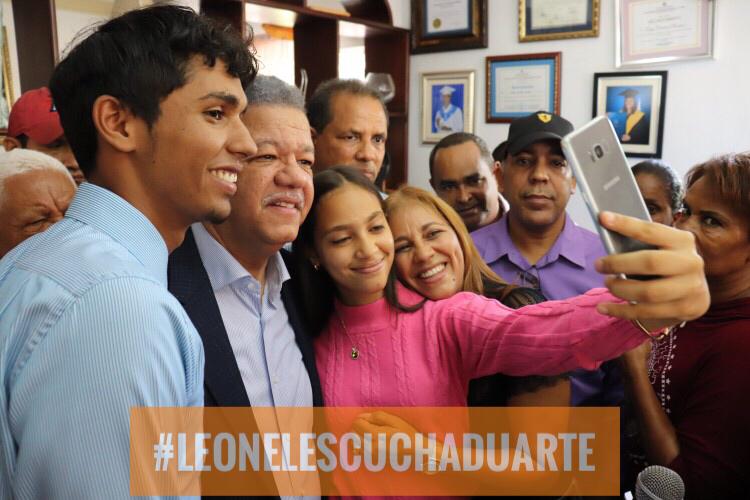 PrimerVa's tweet photo. Hoy @LeonelFernandez 
Esta en La Provincia Duarte, cumpliendo con la promesa de eacuchar los 158 municipios que conforman el territorio nacional.
#LeonelEscuchaDuarte https://t.co/GUG0Qr6HW5