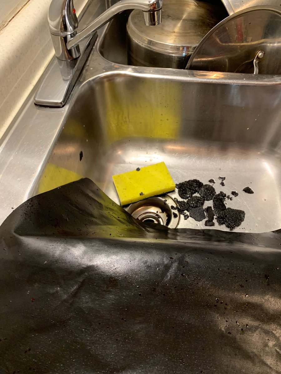 Marque_daSilva's tweet image. It’s Saturday and I just finish cleaning my ⁦@unstickdaughkun⁩ Oven Liner. It’s so easy and looks so new again! Best product ever! #KitchenCleaners #housecleaning #Cleaningproducts #Amazon