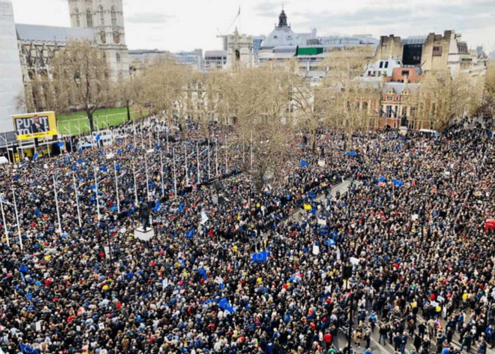 KEWhite2017's tweet photo. @ByDonkeys @Nigel_Farage @Nigel_Farage - #EpicProtestMarch is pitiful - its hard to support the obvious #BrexitLies
Truth & conviction clearly represented via....
#PutItToThePeople
#PeoplesVoteMarch
#PeoplesVote
#PutItToThePeopleMarch https://t.co/2N5PuU8j9Y