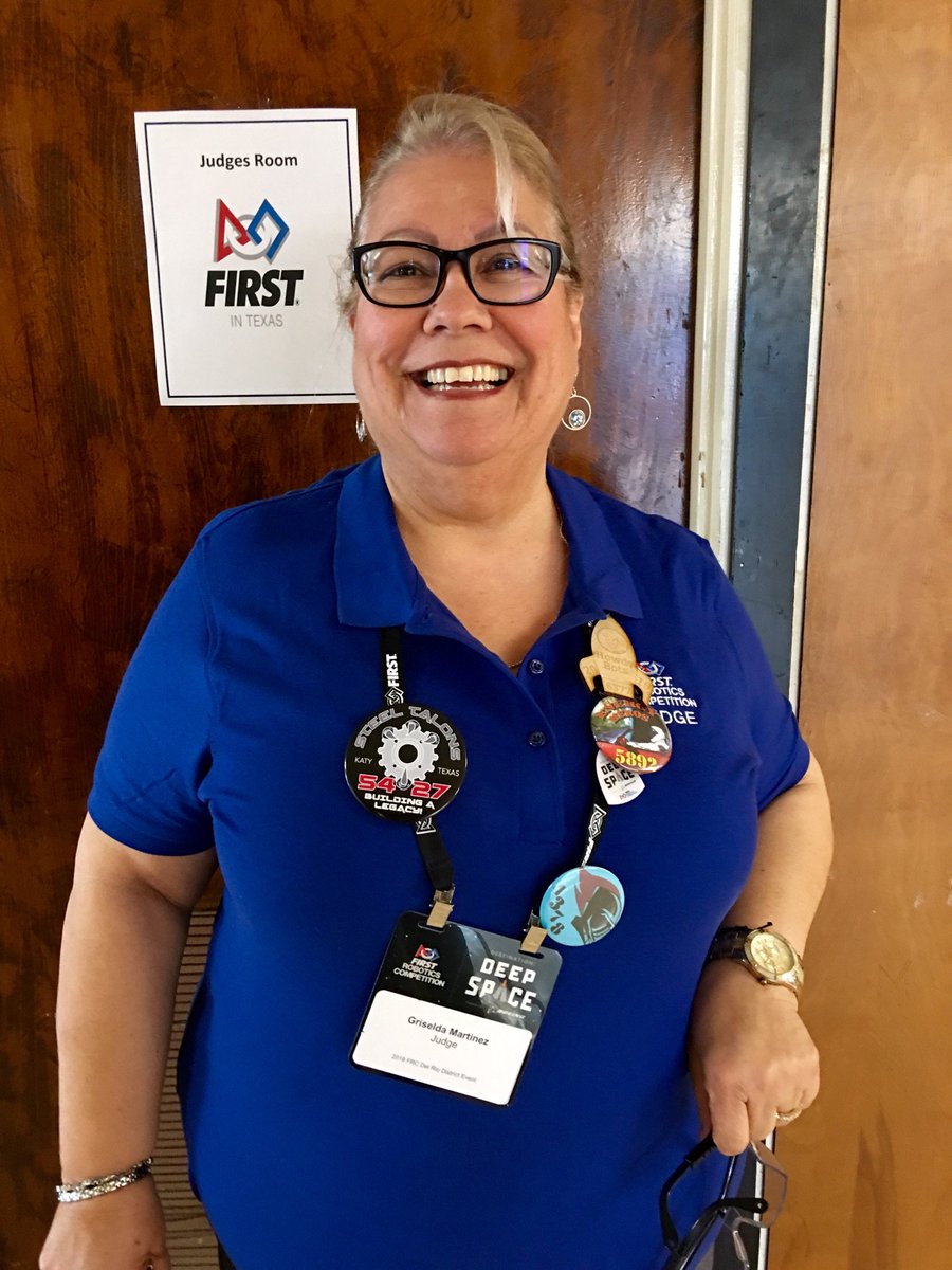 FIRSTinTexas's tweet image. #ButtonChallenge at #DelRioFRC 

#FIRSTinTexas #TexasTeams #DestinationDeepSpace #MakeItLoud #FRCTeams  #FRC #morethanrobots #omgrobots #Texas