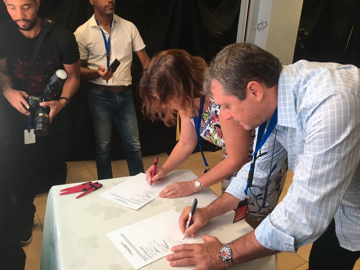 GerardBest's tweet photo. GuadeloupeTech, Guadeloupe Data Centre and representatives of 3 ISPs (SFR, Orange and Dauphin) signed an agreement to establish Guadeloupe's first IXP, called GIX. https://t.co/RmoumkgjLn