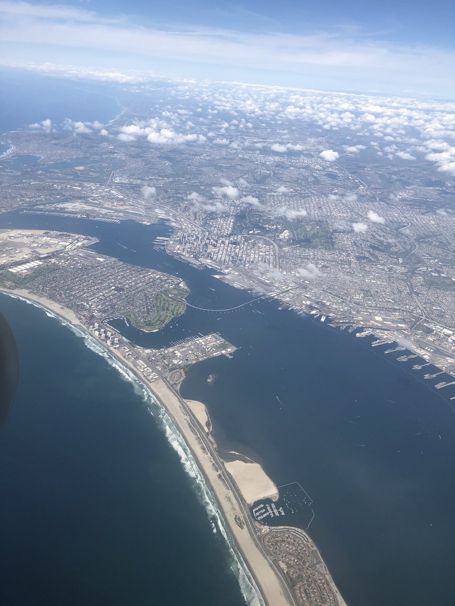 Coach_T_Mur17's tweet image. Wheels up from SD, battle ready in the west! #AllHandsOnDeck #SDFleet