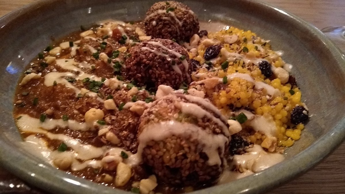 VeganOlive1's tweet photo. Mains at #Fellpack #Keswick...Wow absolutely spot on dishes...Mushroom apricot & hazelnut roast & Winter tagine with falafel & tahini dressing, you were right @SolihullVegan ..awesome food ππππππ± #Veganfriendly #Veganfoodshare #Govegan https://t.co/H1SKsBQzGc