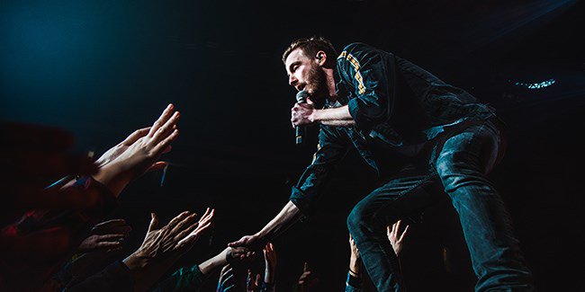AngieWagg's tweet photo. Who’s getting sent home in the first round this year?? I’m rooting for Kentucky Wildcats and blasting @lancomusic latest song RIVAL. Download your copy here: https://t.co/OQKkJsfBsV
#ad #LANCOrival
#sponsored #Rival #GoBigBlue
@LANCO @SonyMusicGlobal https://t.co/dM31K49jzV