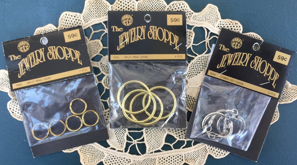 bea_lazy's tweet photo. Vintage New Old Stock Cobra Key Chain and Split Key Jewelry Findings.
Great for keeping your vintage jewelry making authentic!
Lathed Stained Wood Barrel Beads - Beautifully crafted and definitely vintage!
https://t.co/rNr1z7cOI6 
#vintage #jewelrymaking #jewelrydesign #macrame https://t.co/6mqHFqsMmo