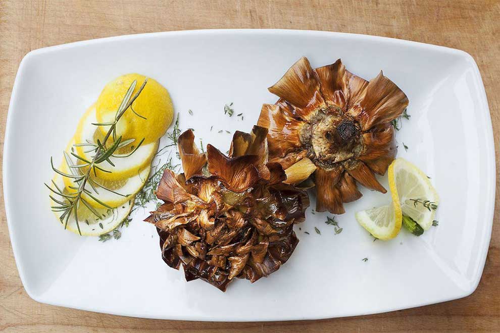 Historical roman-jewish dinner: carciofi alla giudiar
 - magazish.com/2018/12/09/car…