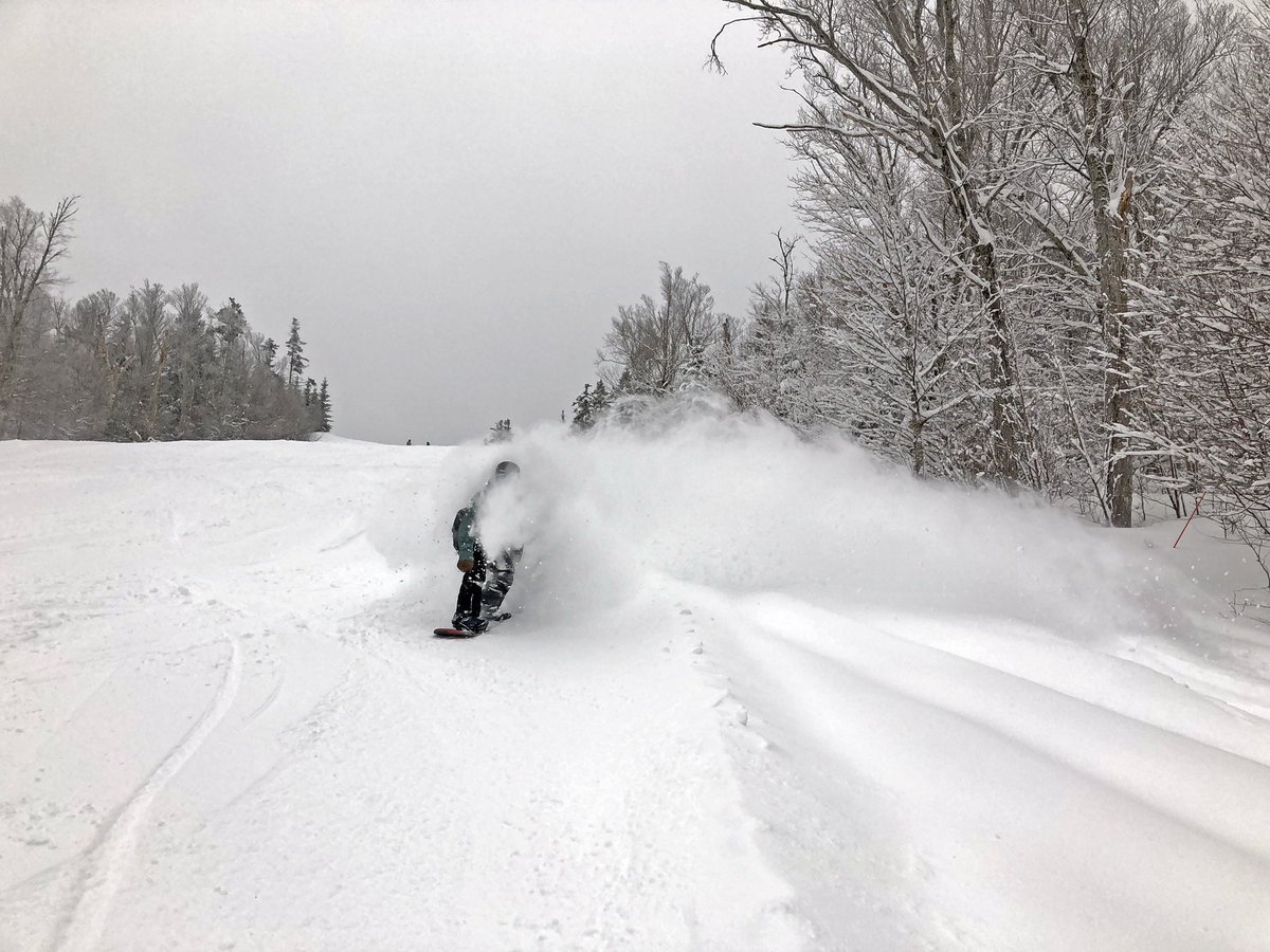 bretton_woods's tweet photo. 21” in the last 48. Spring is not messing around. #dayatthewoods #spring #powder https://t.co/V8V2AoUId0
