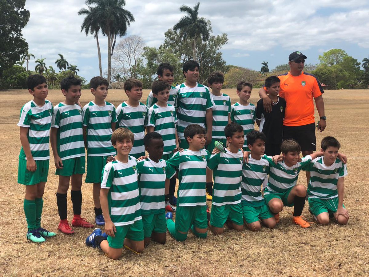 <a href="/duroalhueso/">Álvaro Martínez</a> Con mucho orgullo.
Pero también doy al fútbol.

Los invito a que apoyen con 5% de lo que hago.
Solamente hoy de 6am hasta ahora 4pm con más de 17 partidos.
Y poniendo comida, pasaje, y otras cosas, cuando hagan eso hablen y opinen lo que quieran.
Saludos 💪⚽