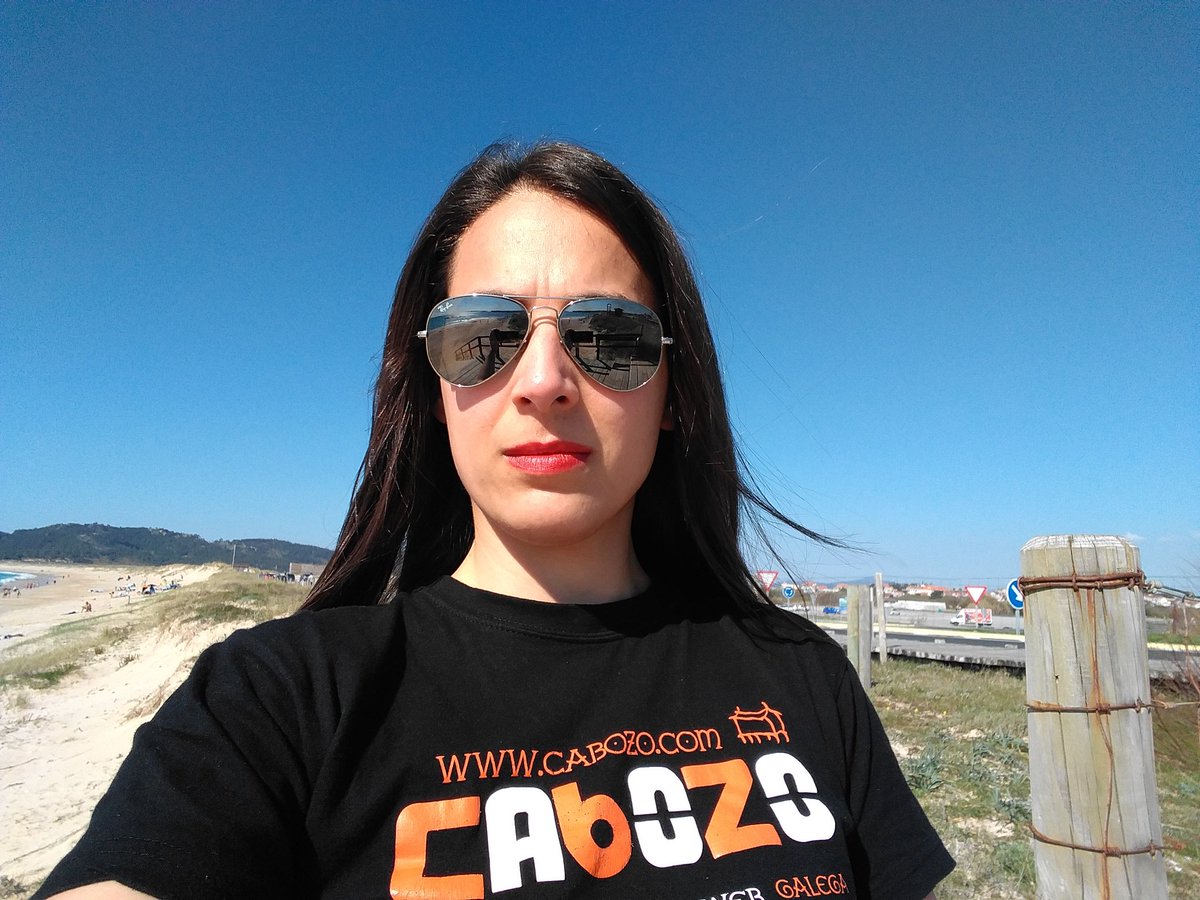 fernandezlandin's tweet photo. Se o intento, seguro que non me sale. Un día estupendo polas #RíasBaixas. Sería cousa da fermosa camiseta @Cabozo_com? ;) https://t.co/alRJ1zS3wR
