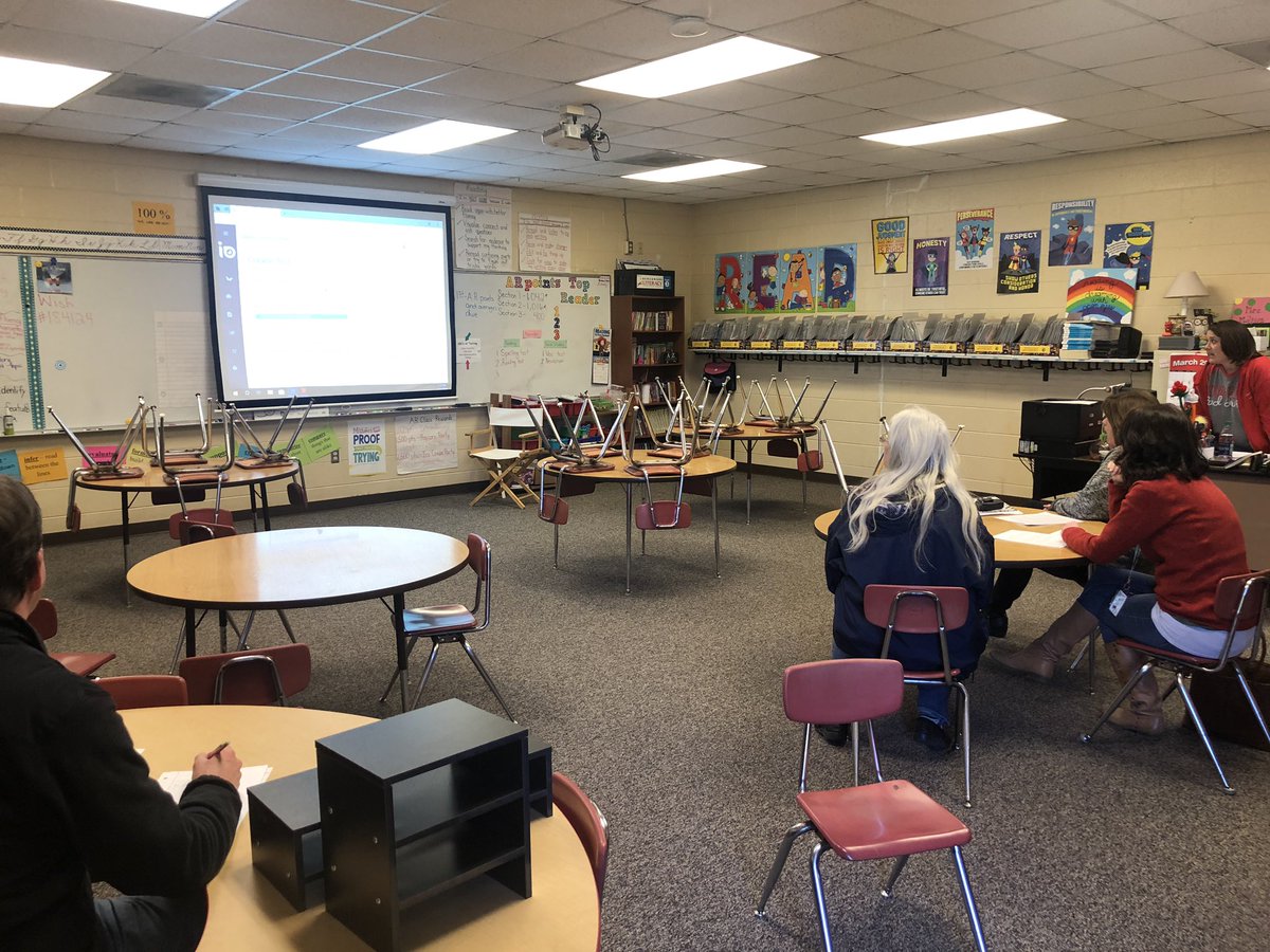 SFE_TP2B's tweet photo. Teaching how to make great assessments using the Case Item Sampler.  #preparingforthefinalTNReadypush #addressingneededstandards #strongassessments #SFEisTHEplacetobe https://t.co/7CO1DLEXBH