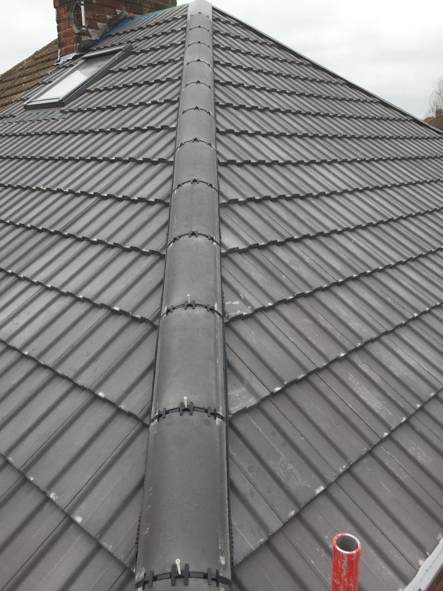 chaplinroofing's tweet photo. Another happy customer @MarleyLtd #LudlowMajor @VELUXGBI #MK04 @freefoam #AnthraciteSmooth @EasyTrimRoofing #RidgeF @Icopal_UK #MonarpermAllZones https://t.co/WpzsQWih4X