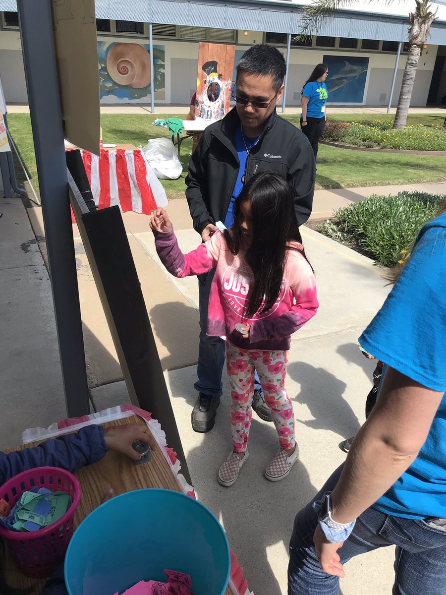 hesdgranado's tweet image. Love watching our @TK5_Wildcats and their families having fun today. #hesdpride #letsgetconnected