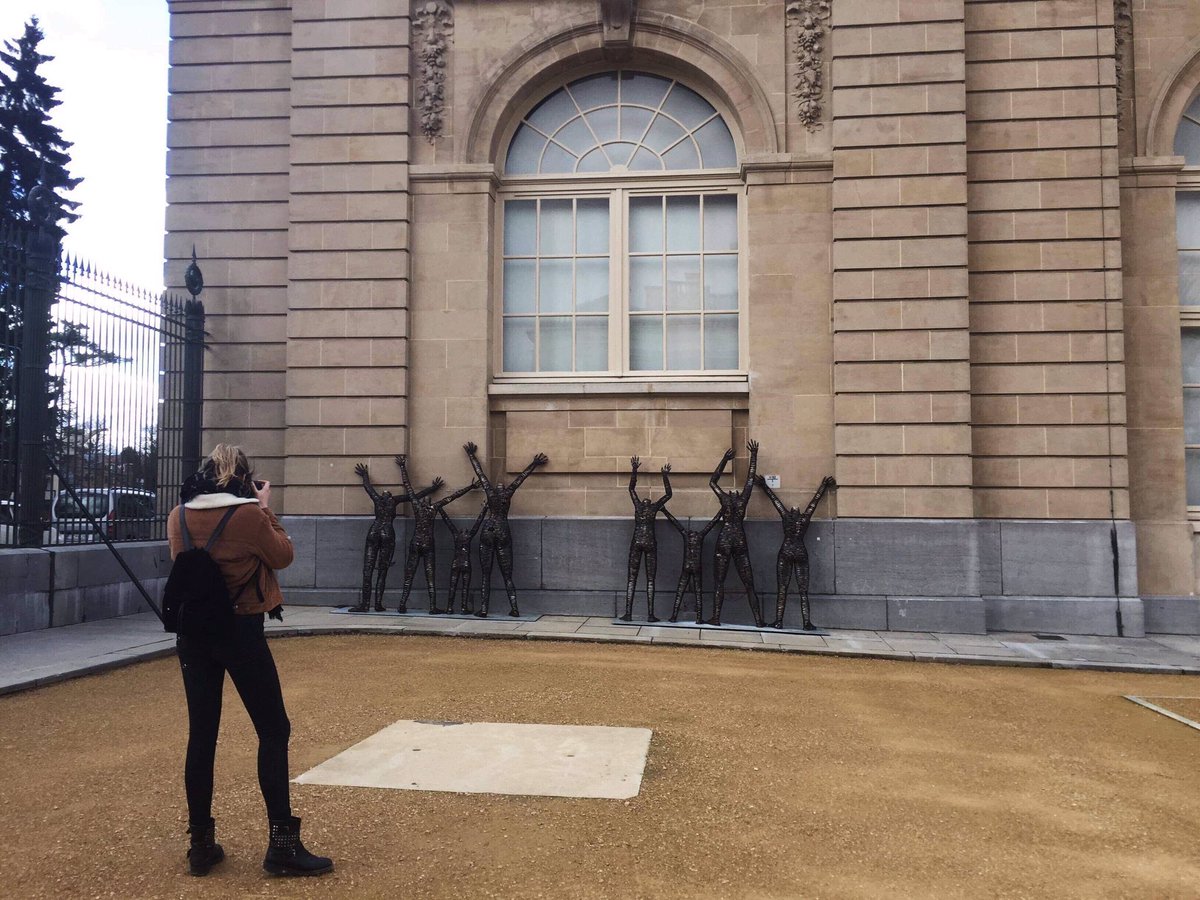 _projectb_'s tweet photo. Vandaag is het de beurt aan het team dat zich bezighoudt met het thema “Multiculturaliteit” om je een blik achter de schermen te geven. Kom dinsdag vanaf 16h langs bij @bozarbrussels om hier meer over te weten te komen. #projectb19 #vub #popup #multiculturaliteit https://t.co/bzVEqnpCxw