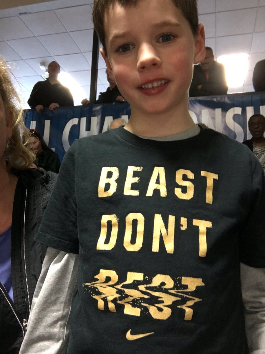 sherigcarlson7's tweet photo. Ben Carlson’s little brother Bode says #beastdontrest #goraptors 29-32 at half @bencarlson23 https://t.co/tjtpuIBAnG