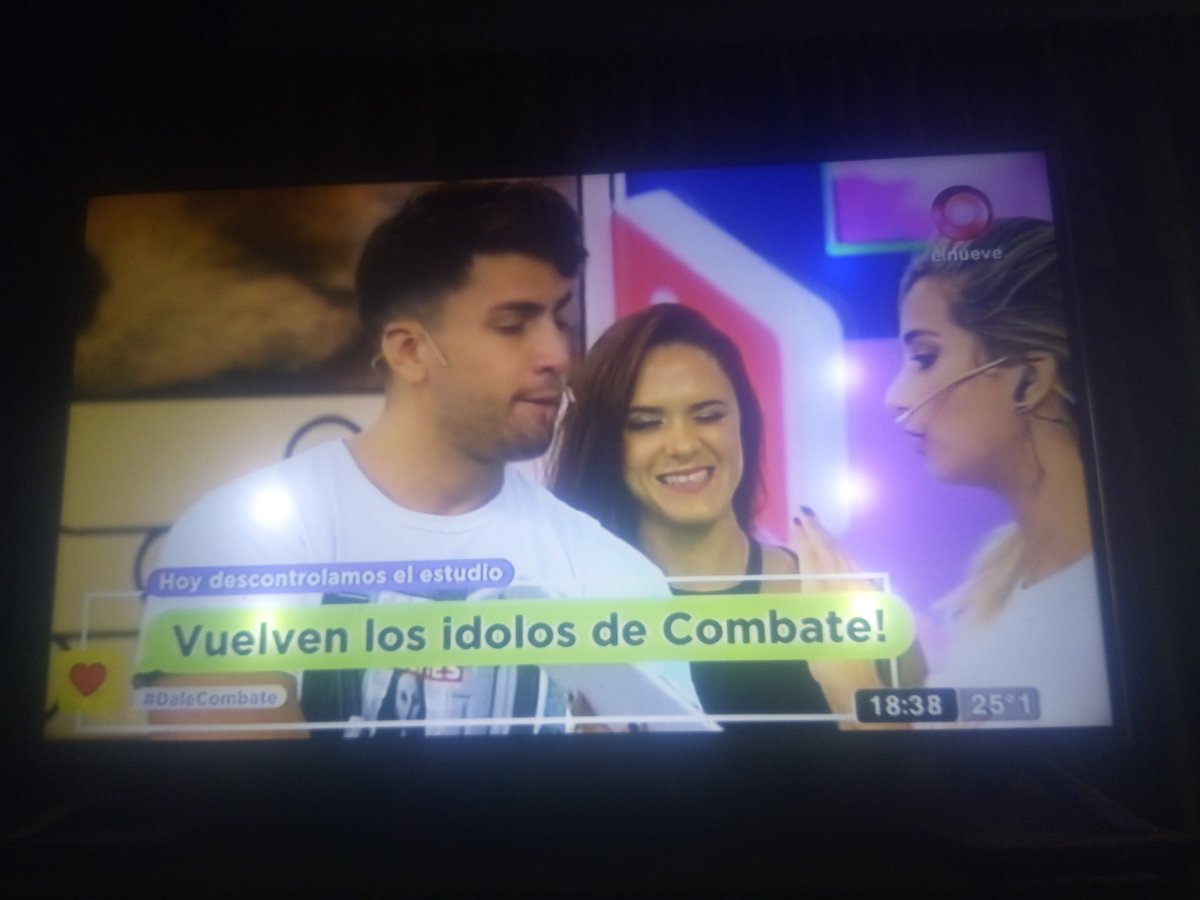 TomasMiconeOK's tweet photo. Volvió Ella, la Patrona Gómez a #DaleLike, Estás Hecha Una Bomba 💣 Total @BrendaG_OK #DaleCombate https://t.co/0c5tfH8bFi