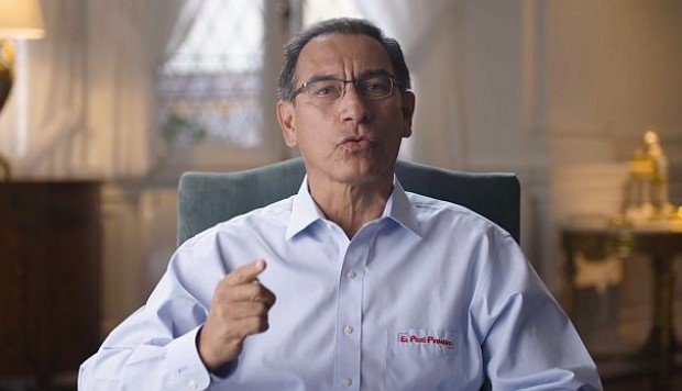 Politica_ECpe's tweet photo. #AHORA #MartínVizcarra en mensaje por su primer año en la Presidencia de la República: "Durante estos doce meses, y a pesar de todas las dificultades, el Perú no se detuvo" ►https://t.co/aT556F22YA https://t.co/sfFFe0pQRX