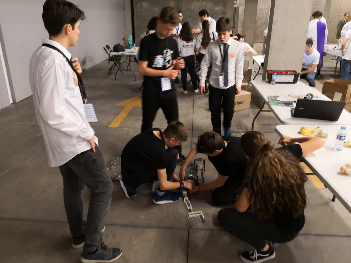 GroupJisa's tweet photo. ¡Gran día en el cual hemos demostrado todos una gran cooperación y entusiasmo!
#INTOORBIT #FLLGRANFINAL #FLLSpain #equipo #jisagroup #MARIOTERRAZA https://t.co/l487HdKSMs