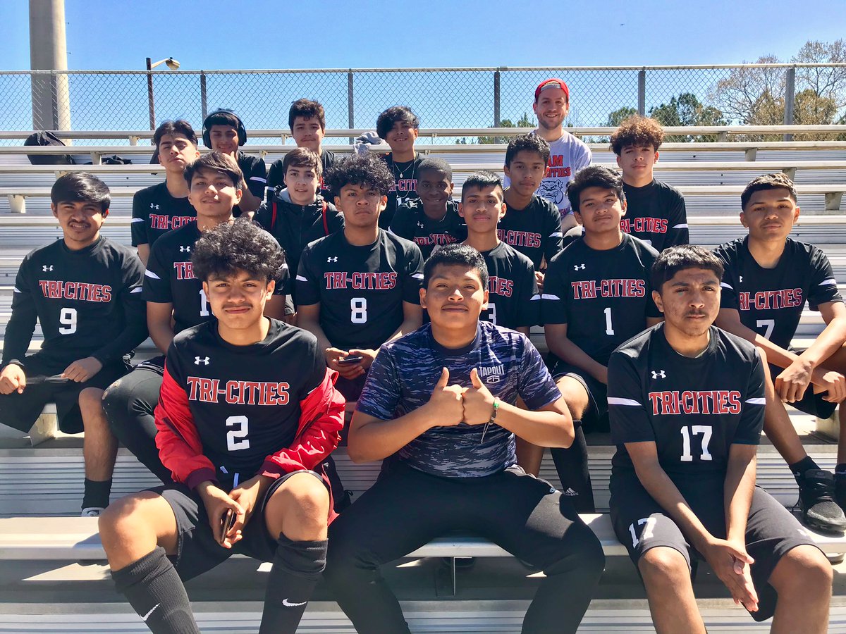 PersonsTeacher's tweet photo. That's a wrap on the @TricitiesFCS JV Soccer season. Finished a solid 7-1-1. #bulldogs https://t.co/mVM49bvLnl